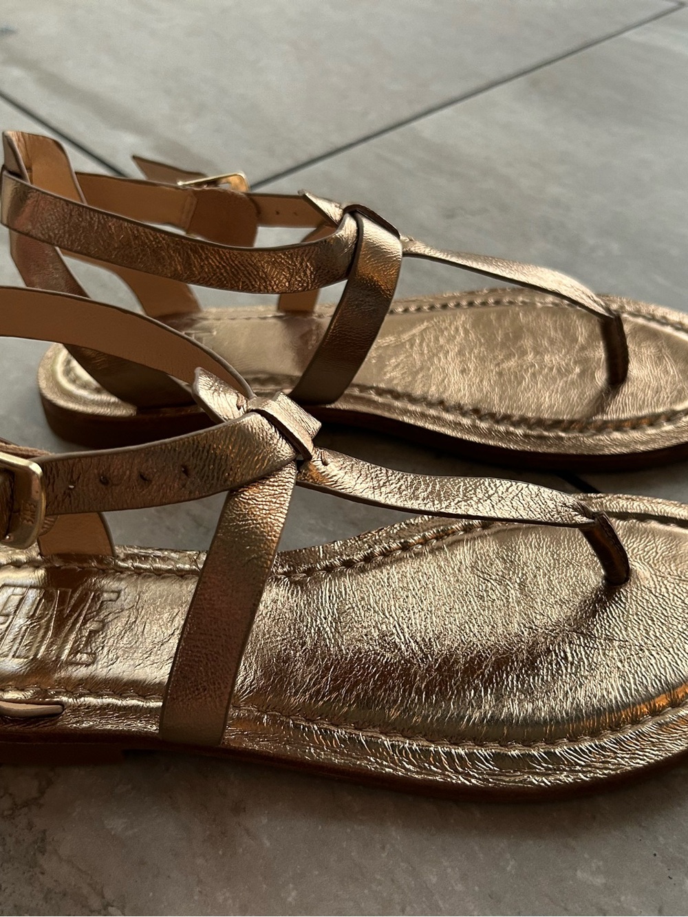 Frye Metallic Gold T-Strap Ankle Buckle Sandals - Picture 2 of 4